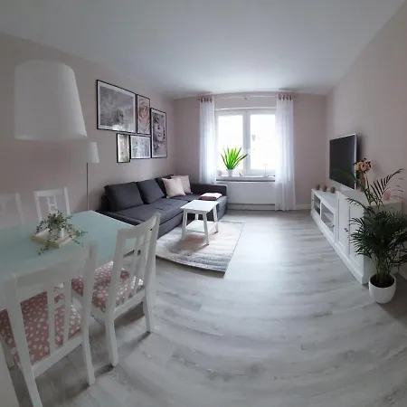 Helles Modern Eingerichtetes Apartment Halle (Saale)