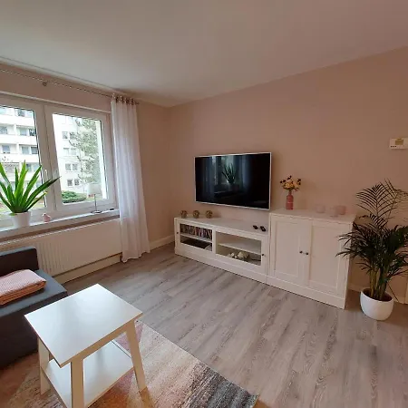 Helles Modern Eingerichtetes Apartment